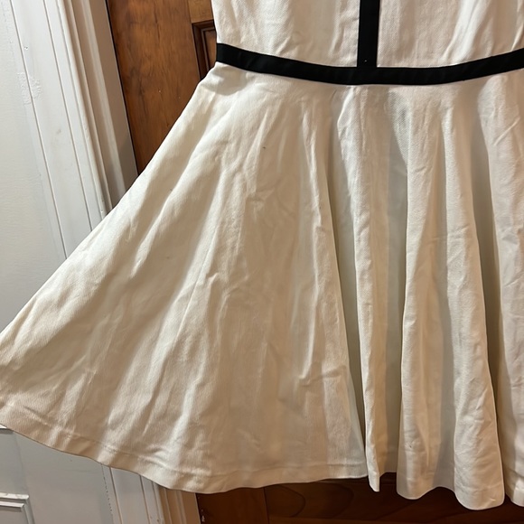 BB DAKOTA BLACK AND WHITE SKATER DRESS - Picture 3 of 4